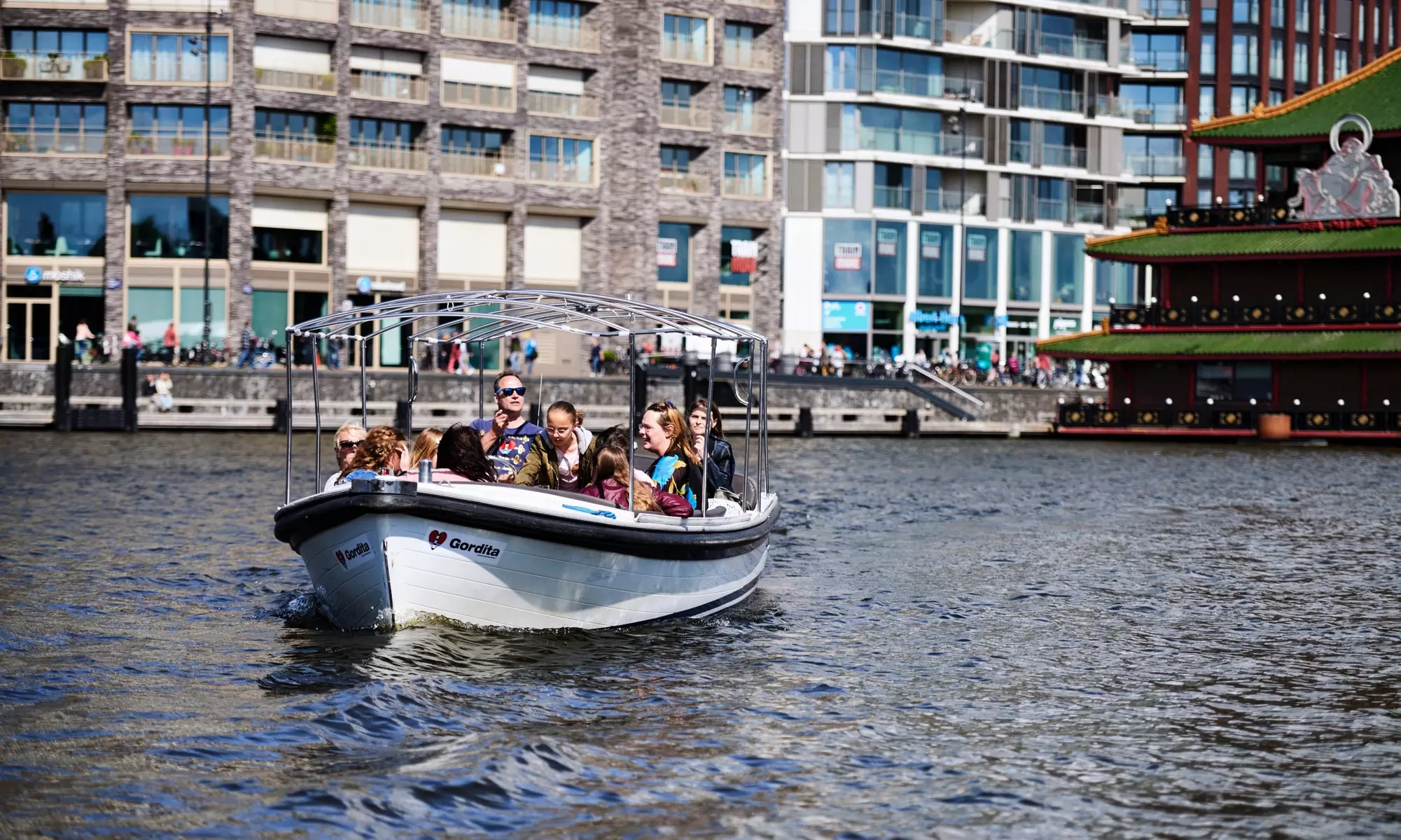 Privé rondvaart door de Amsterdamse grachten met open bar