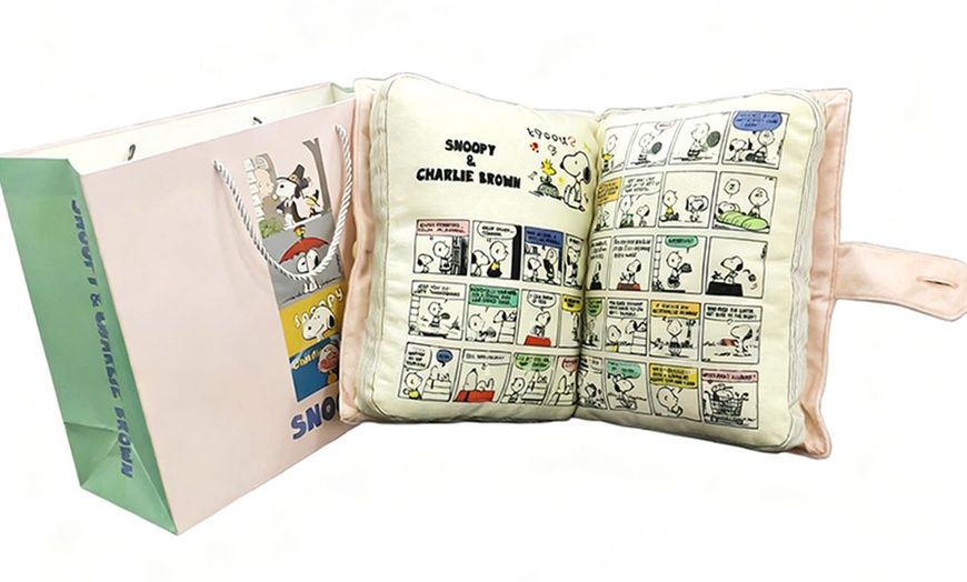 Image 6: Kissen in Buchform