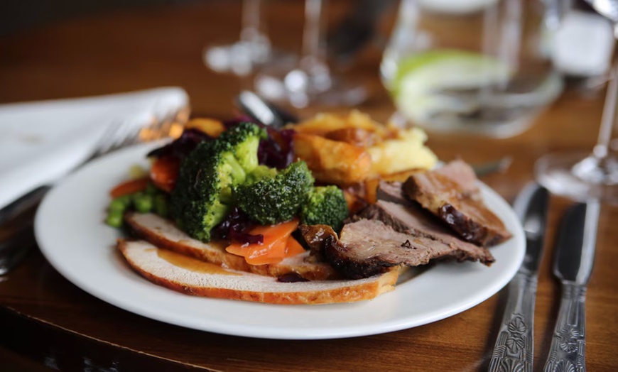 Image 17: Hampshire: 4* Superior Double or Twin Room Stay with Breakfast