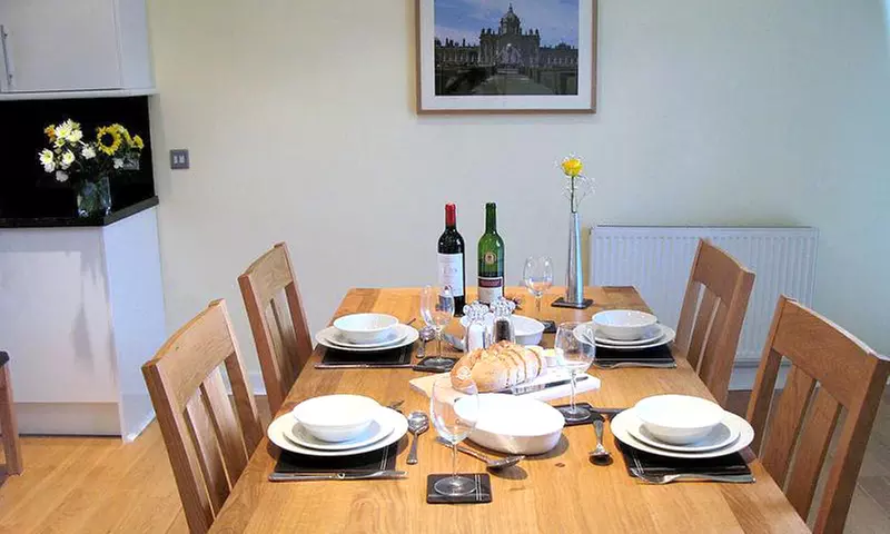 West Yorkshire, Hebden Bridge: 4* Apartment Stay with Breakfast & Prosecco