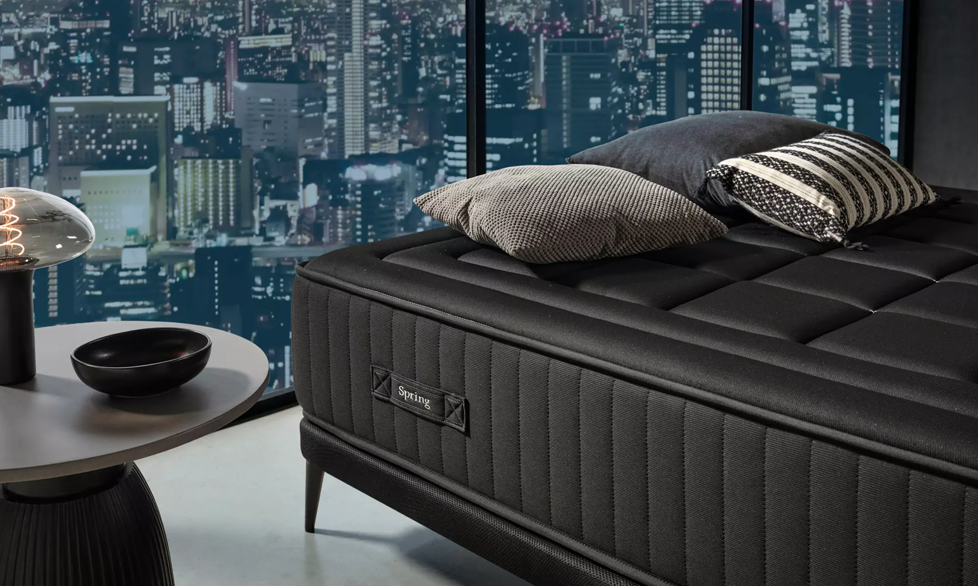 Materasso King Nero 30 cm con molle insacchettate