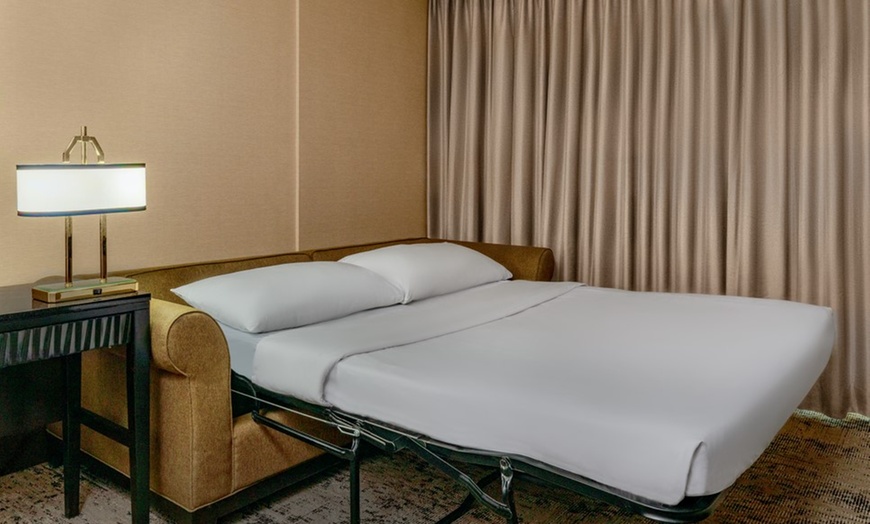Image 14: 4-Star Hotel Stay in Downtown Atlanta with Pool and Dining Options