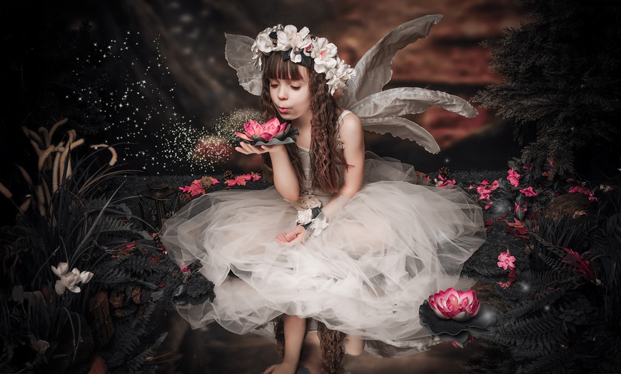 Image 5: Enchanted Forest Photoshoot for Children Aged 3 to 10 with Prints