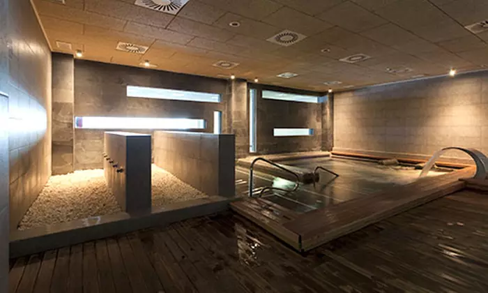 Relájate con acceso a spa, gimnasio y opciones de masaje y comida