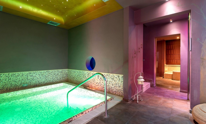 Image 4: Rimini 4*: soggiorno con colazione, idromassaggio, cena o massaggio