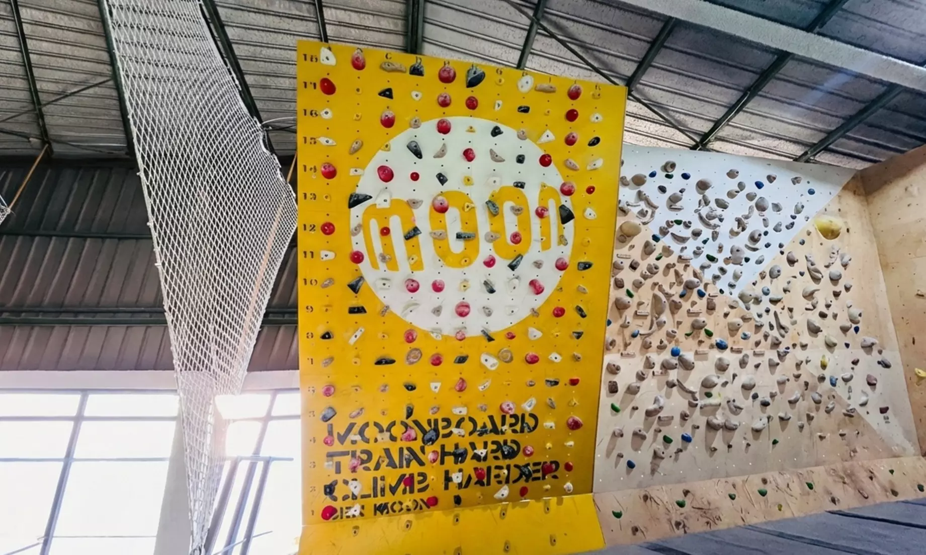 Entrada, clases o curso con mes en Indoorwall Climbing Gyms