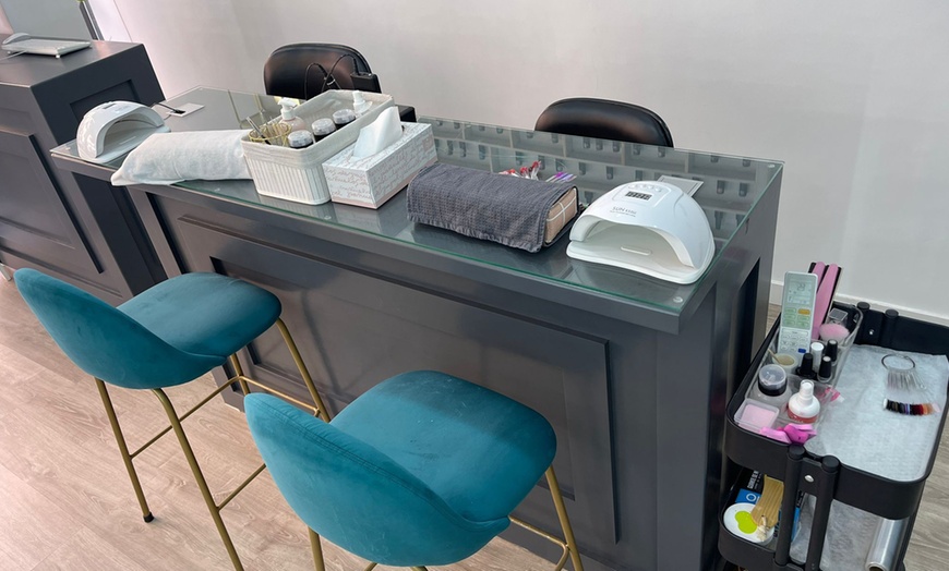 Image 5: Lifting y tinte de pestañas, diseño y color para cejas perfectas