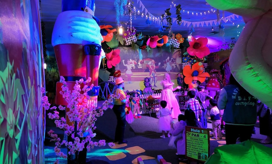 Image 4: Magical Party Package with Food for 4, 8 People or Parent–Child Duo
