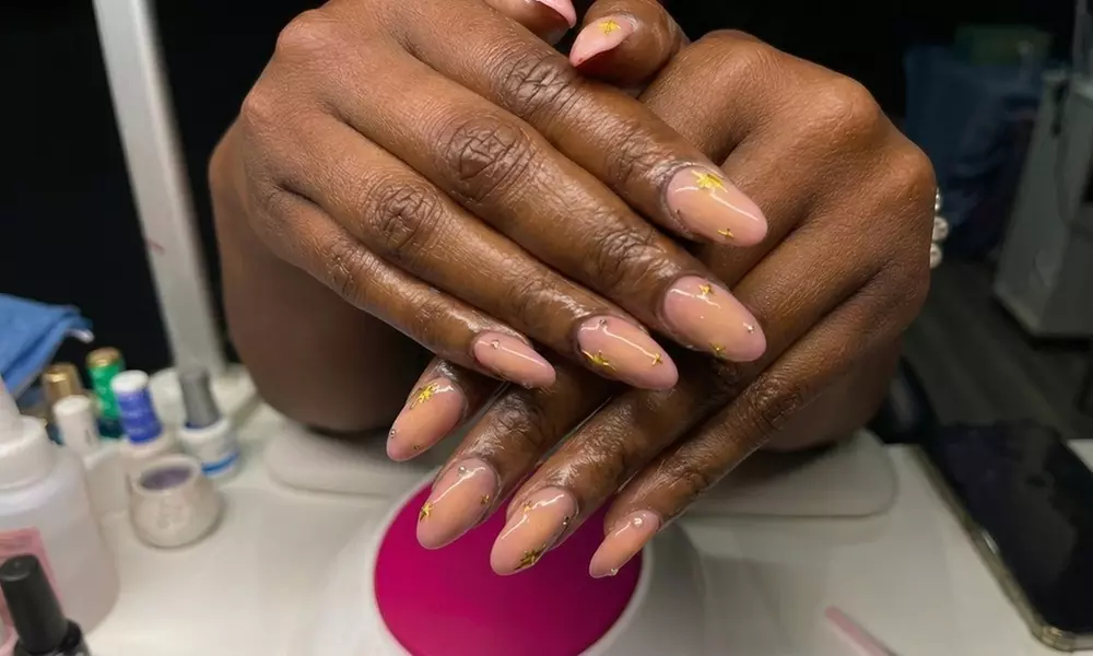 Trendy Nail with Almond Shape Medium Nails or Long Stiletto Nails