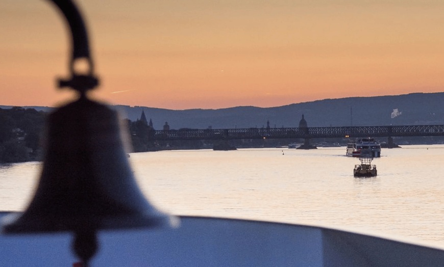 Image 3: Weihnachtliche Schifffahrt am Nachmittag in Mainz vom 29.11. - 21.12.