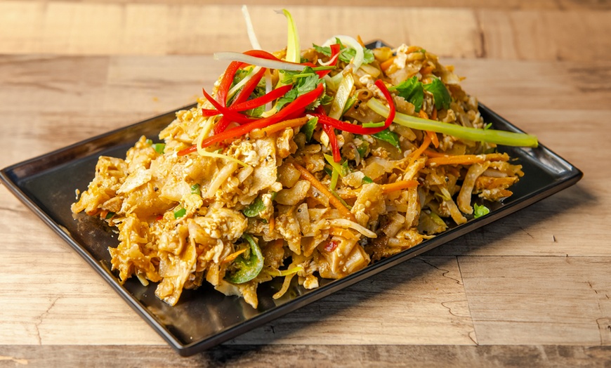 Image 3: Get Machan Flavour/Feast/Banquet for Two, Four or Six