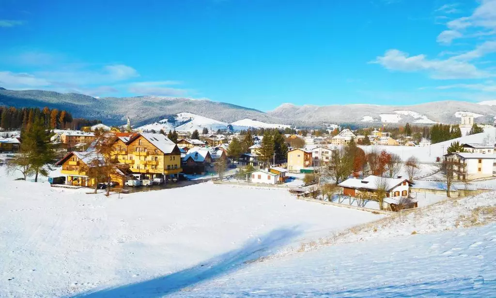 Asiago: camera doppia o matrimoniale con colazione o mezza pensione