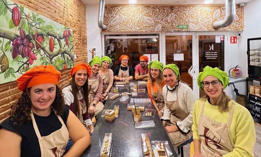 Image 1: Taller de chocolate Bean to Bar para 1, 2 o 4 personas con cata