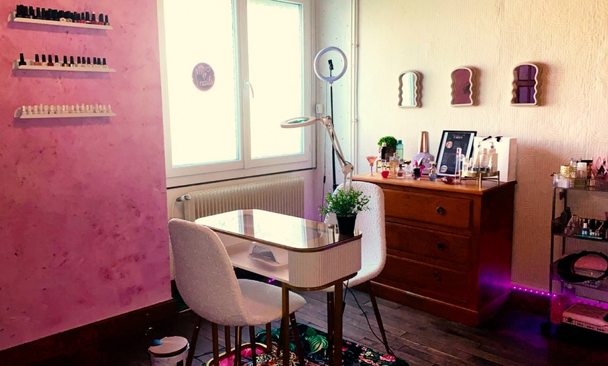 Image 2: Regard sublimé et cils de rêve avec rehaussement ou extensions 