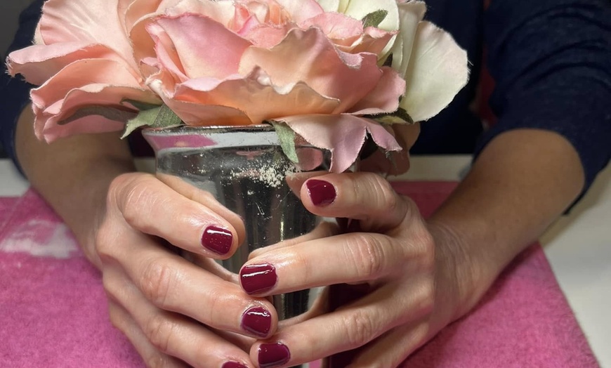 Image 3: Perfect Gel Polish Nails: New or Removal Options Available