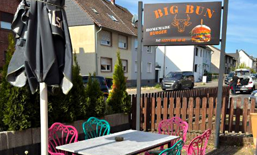 Image 2: Burger-Menü inkl. Getränk und Pommes für 1, 2 oder 4 Personen