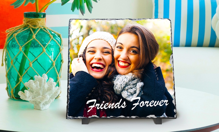 Image 4: Een cadeau dat letterlijk in steen gebeiteld is: foto op ruwe leisteen