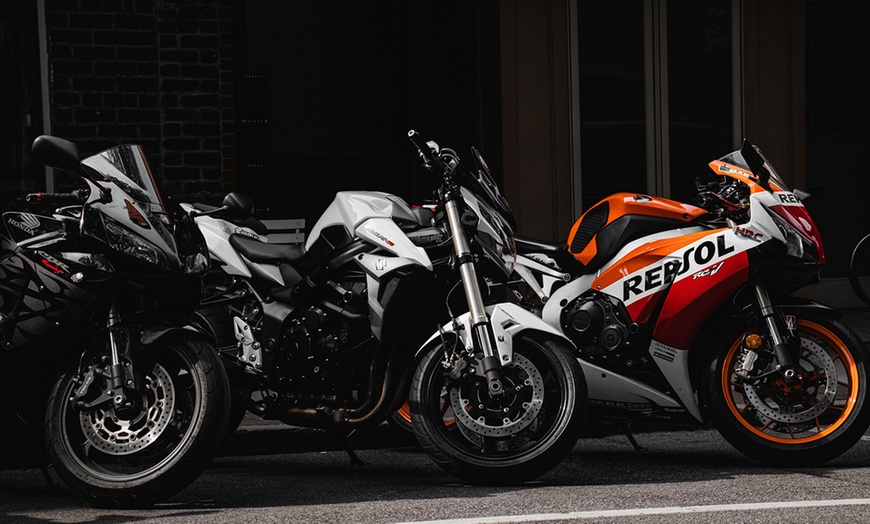 Image 3: MotoGP Catalunya: entrada pelouse de 3 días y 2, 3 o 4 noches de hotel