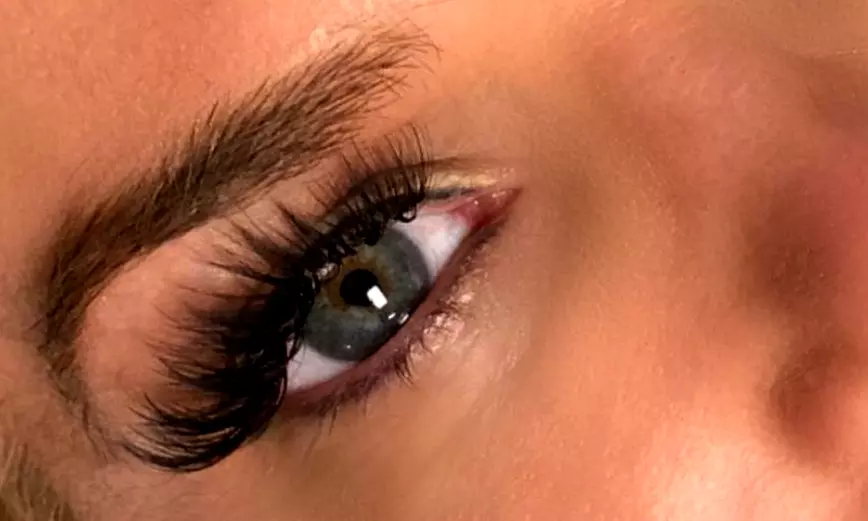 Achieve Flawless Brows with Eyebrow Threading and Tinting