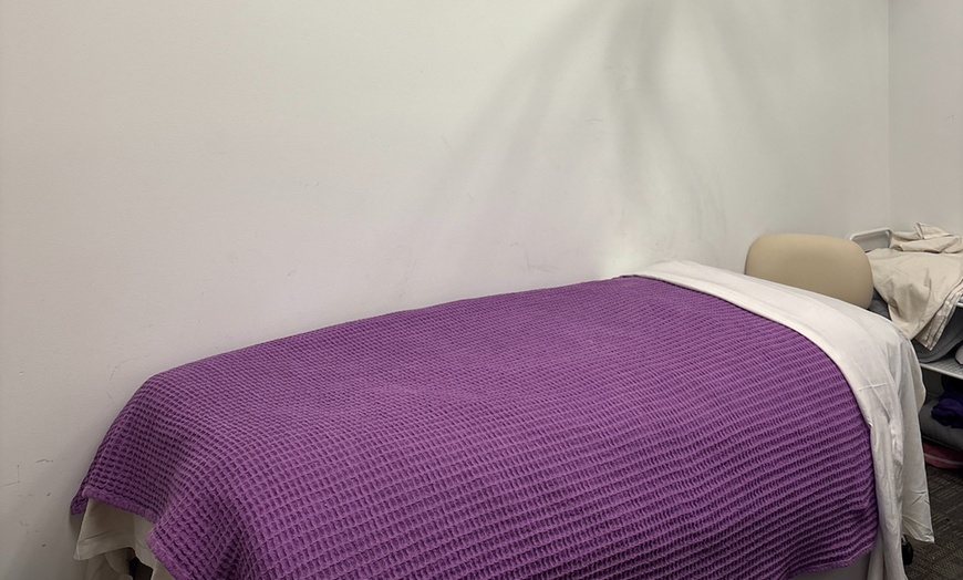 Image 2: Relax with 60 Minute Swedish or Deep Tissue Couples Massage