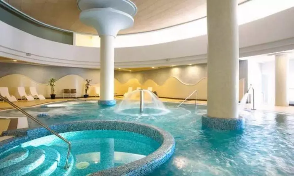 Regala o Regálate: Bonos de Acceso al Spa de Lujo en Hotel R2 Pájara Beach (90 min), ahorra hasta un 30% - Primary Image