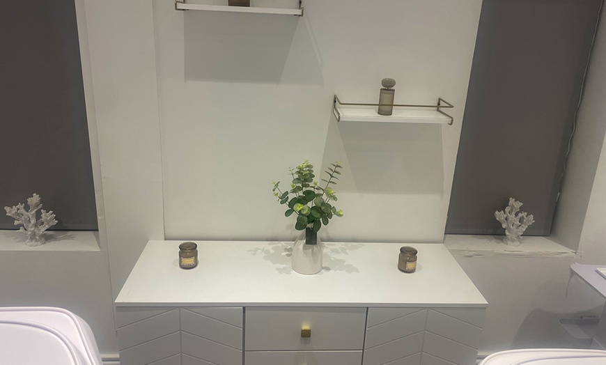 Image 2: Transform Your Look with HIFU on Abdomen or Face