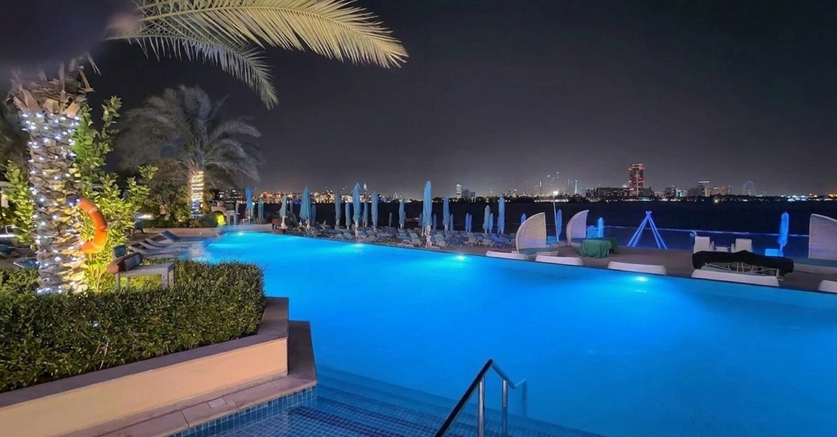 Pool & Beach Day With Fully Redeemable Dining Credits Pool & Beach Day With Fully Redeemable Dining Credits