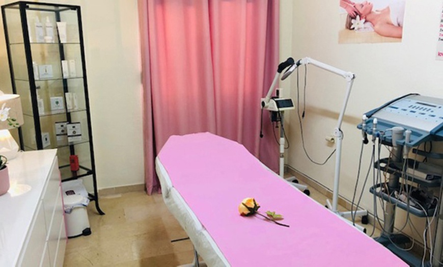 Image 2: Ritual relajante con envoltura de lodos nutritivos y masaje