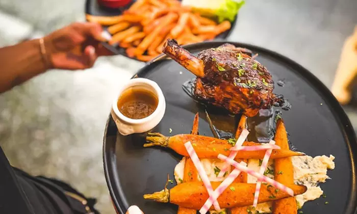 Se régaler en toute convivialité : menu plat et dessert au P'tit Pub