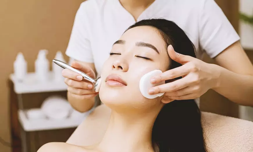 90 Minute Deep Hydrating or 60-Minute Aqua Pure Deep Cleansing Facial