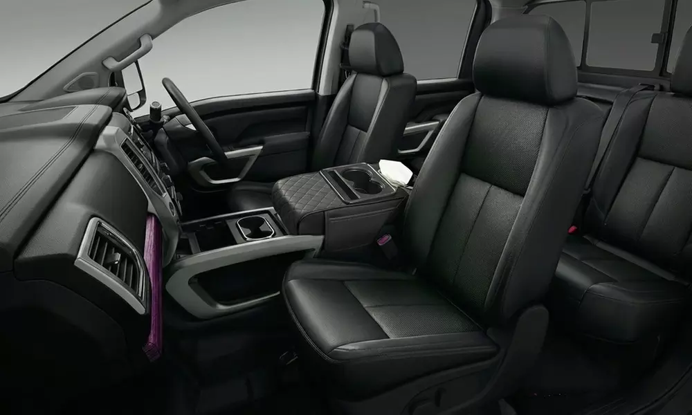 Verhoogde console met bekerhouder voor in de auto