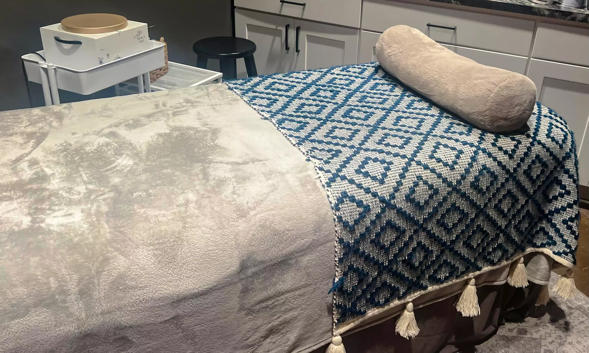 One 30/45/60-Min Swedish, Aromatherapy, Hotstone or Deeptissue Massage