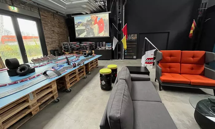 Echtes Rennerlebnis mit realistischer Rennsimulation: 60 Min. Race Time für 1-4 Personen (bis 37% sparen) - Primary Image