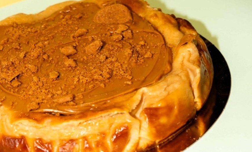 Image 2: Tarta de queso, zanahoria o chocolate de 2 kg para cualquier ocasión 