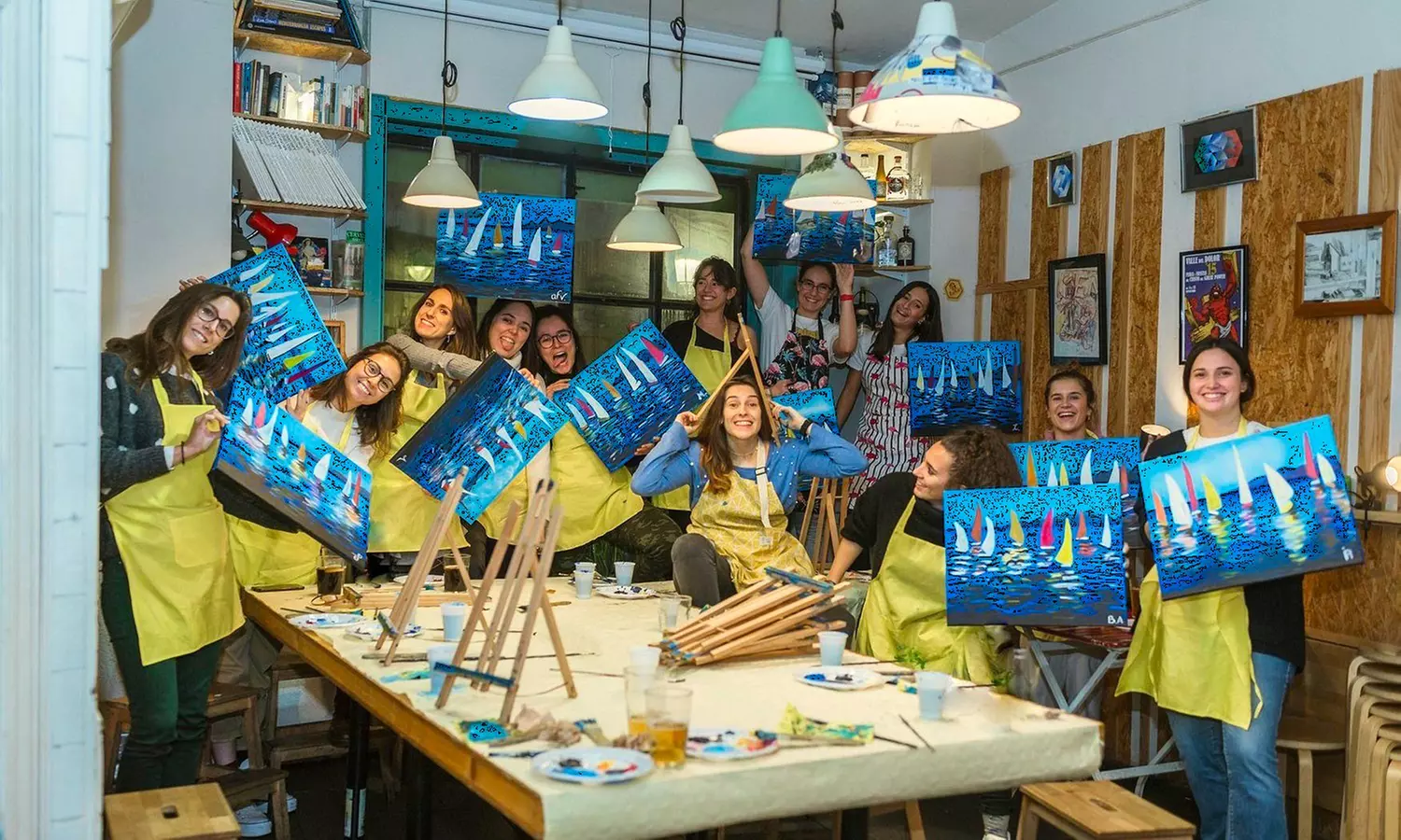 Taller de pintura acrílica para 1 o 2 personas con bebida y picoteo