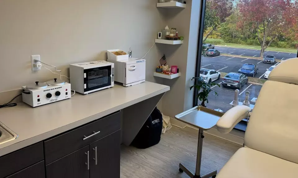 Experience Rejuvenating Facial Sessions of your Choice!