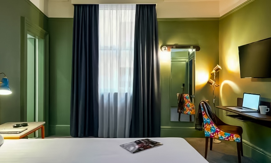 Image 8: Bristol: Standard Double Room with Breakfast and Optional Dinner