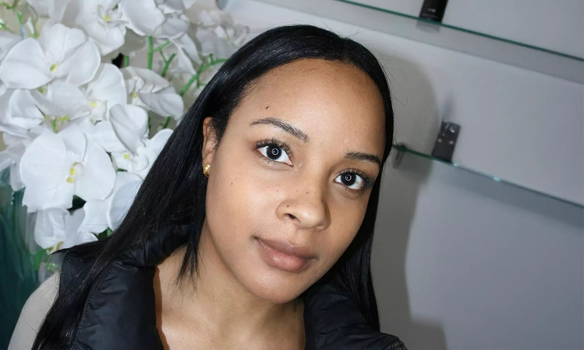 Je wenkbrauwen zijn de lijsten van je ogen: browbehandeling naar keuze