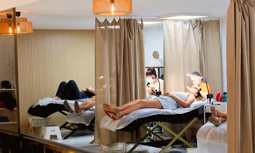 Image 4: Lifting y tinte de pestañas con vitaminas y diseño o laminado de cejas