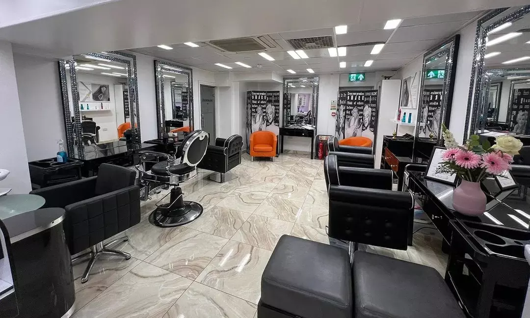 Up to 49% Off on Nail Spa/Salon - Shellac / No-Chip / Gel at Le Royal Beauty & SPA Centre