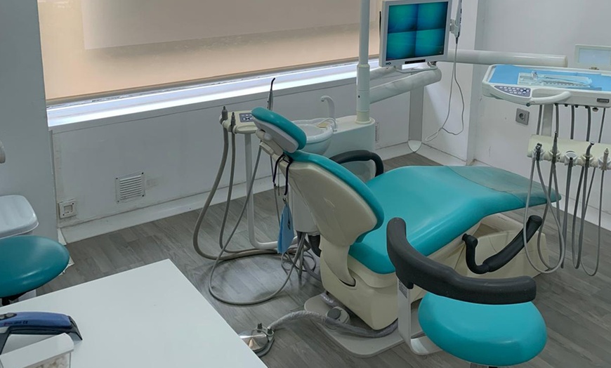 Image 4: Limpieza bucal con revisión, diagnóstico y radiografía 