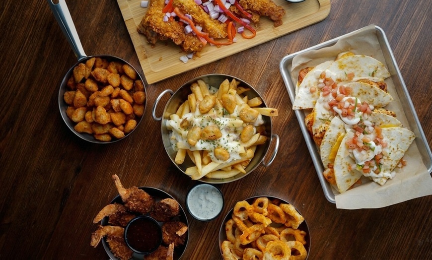 Image 12: Enjoy C$50 or C$100 Towards Food and Drinks at Joey's Fish Shack  