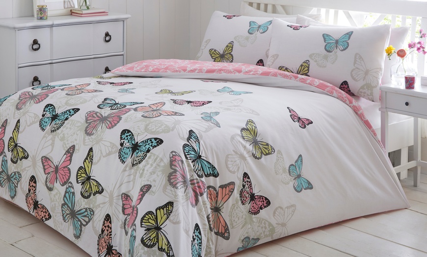 Image 2: Reduced to Clear Duvet Cover Set
