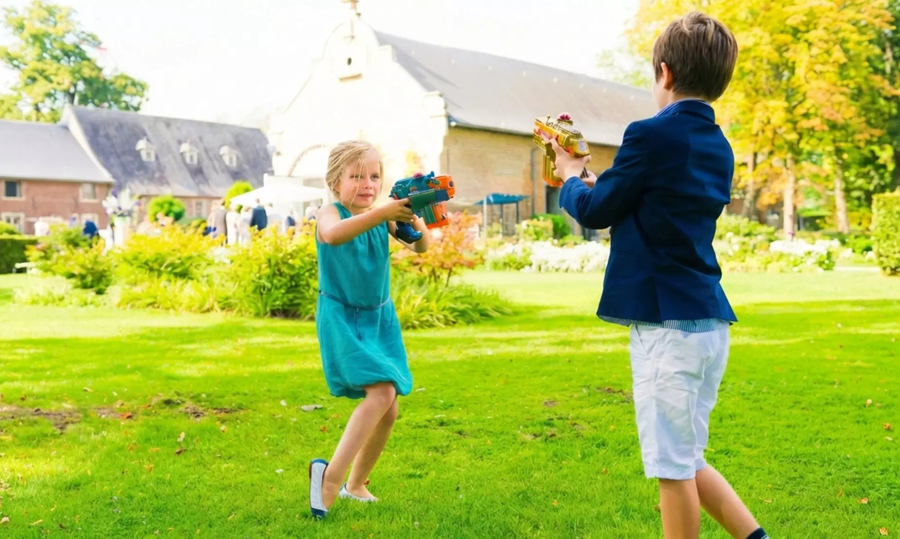 Juego de láser 8 o 16 personas con extras