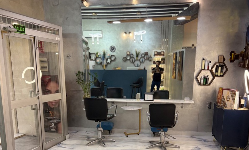 Image 4: Masaje corporal a elegir con masaje facial en Freya Chic Concept