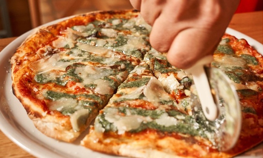 Image 1: ¡Rumbo a Italia! Menú para 2 o 4 personas con opción a botella de vino