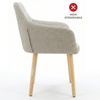 Image 20: Sillón tapizado de estilo escandinavo con patas de madera natural