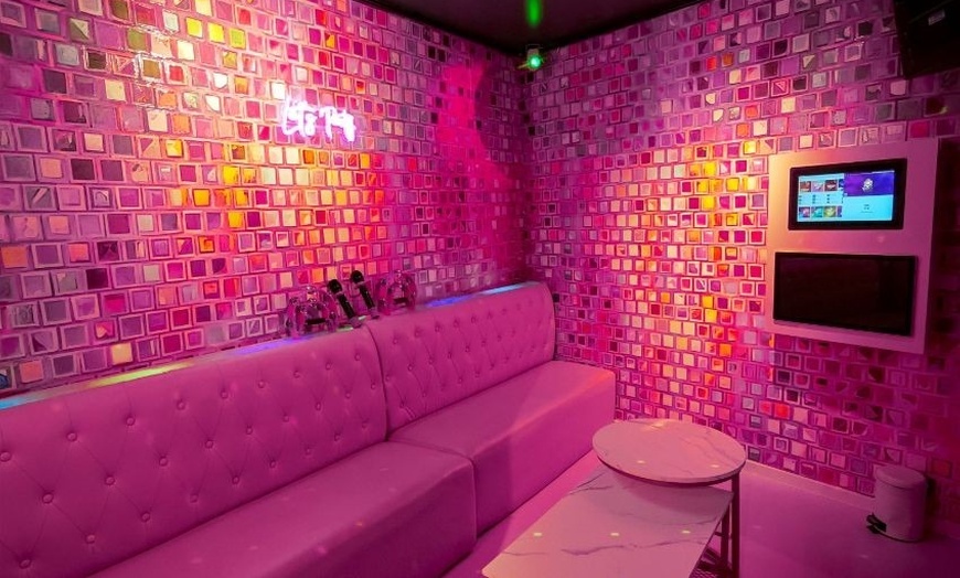 Image 2: Partybox Paket mit 3 Std. Karaoke und Prosecco für bis zu 14 Personen