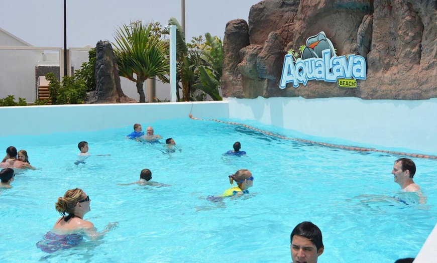 Image 10: Entrada para niño o adulto a parque acuático Aqualava en Lanzarote