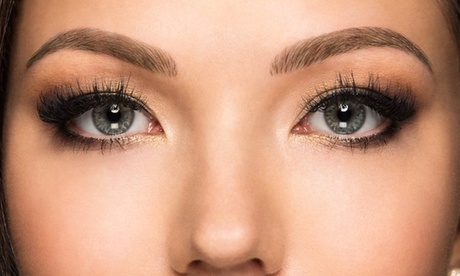 Maquillage permanent des sourcils, méthode poils à poils ou point par point à 99,90 €